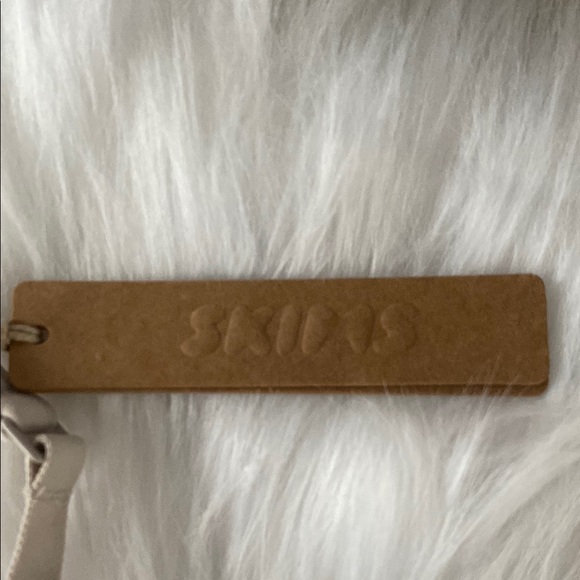 SKIMS NWT fits everybody lace bra size 32A - Picture 5 of 7